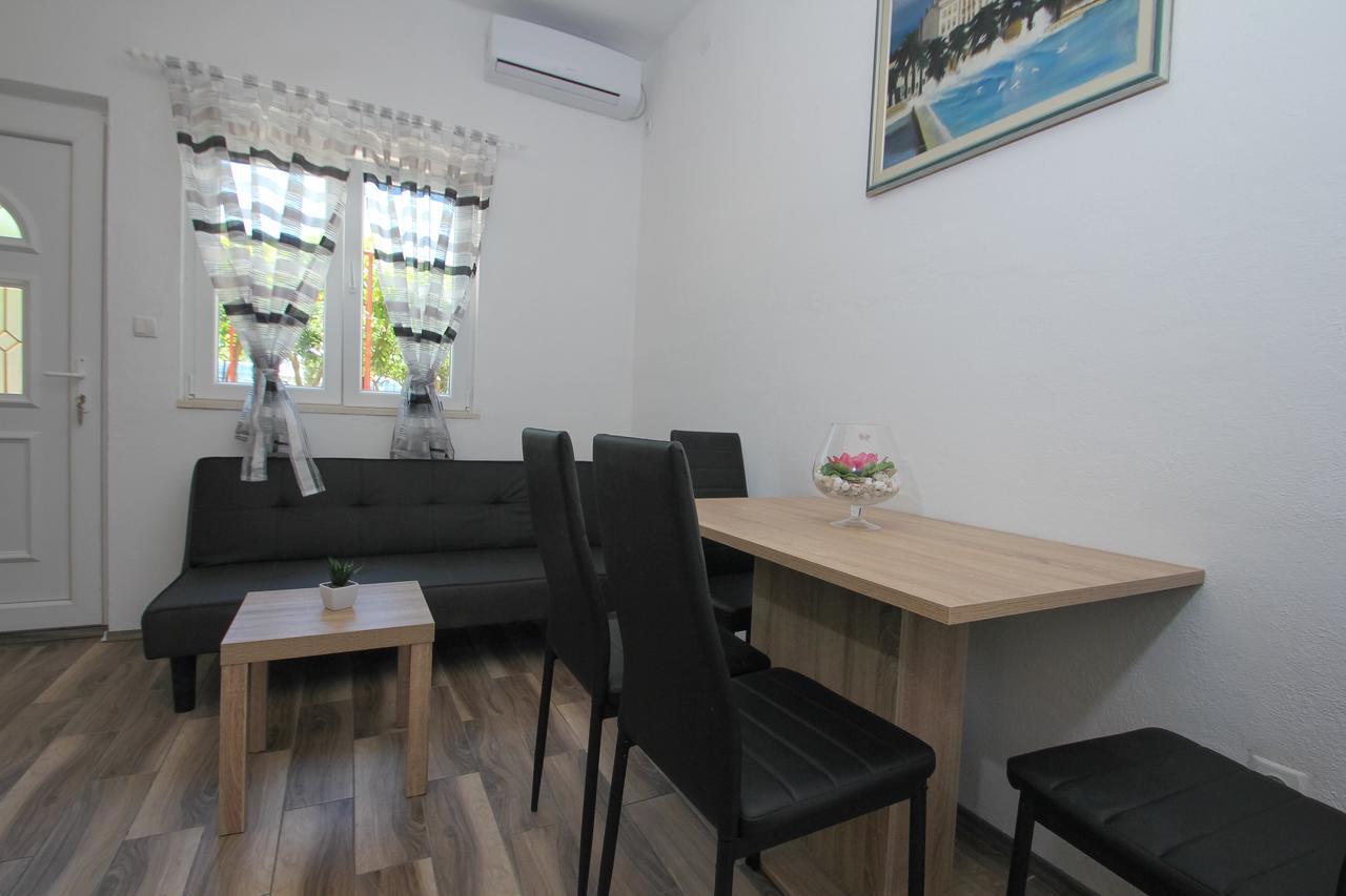 Apartment Afrodita Kaštela Екстериор снимка