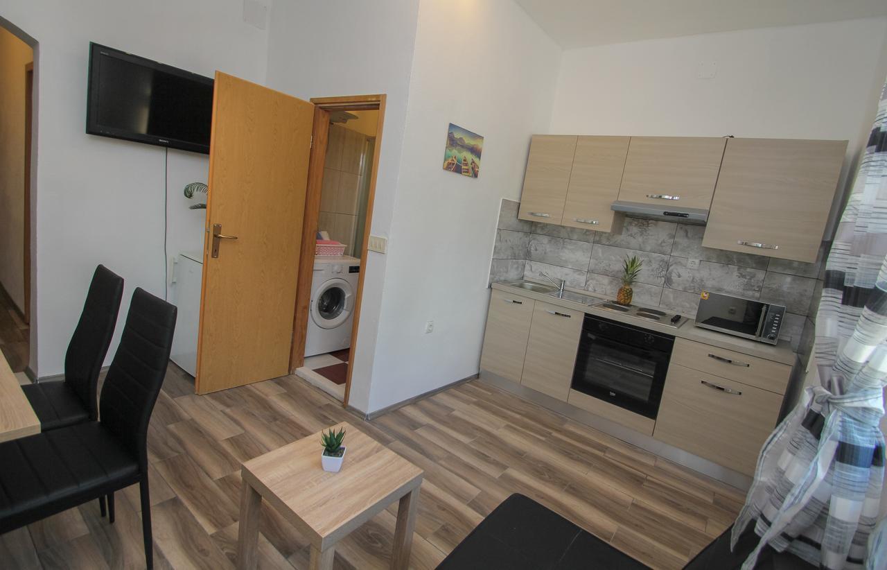 Apartment Afrodita Kaštela Екстериор снимка