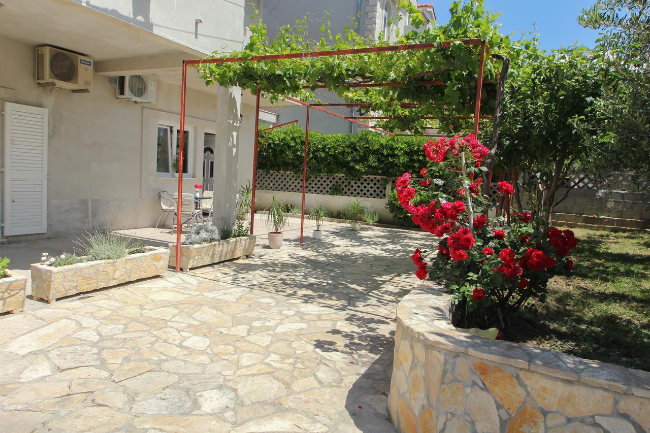 Apartment Afrodita Kaštela Екстериор снимка